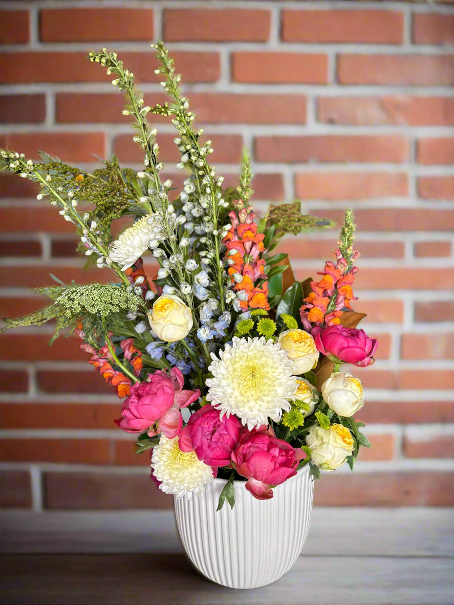 Queen B – Luxe Arrangement in Reusable Pot